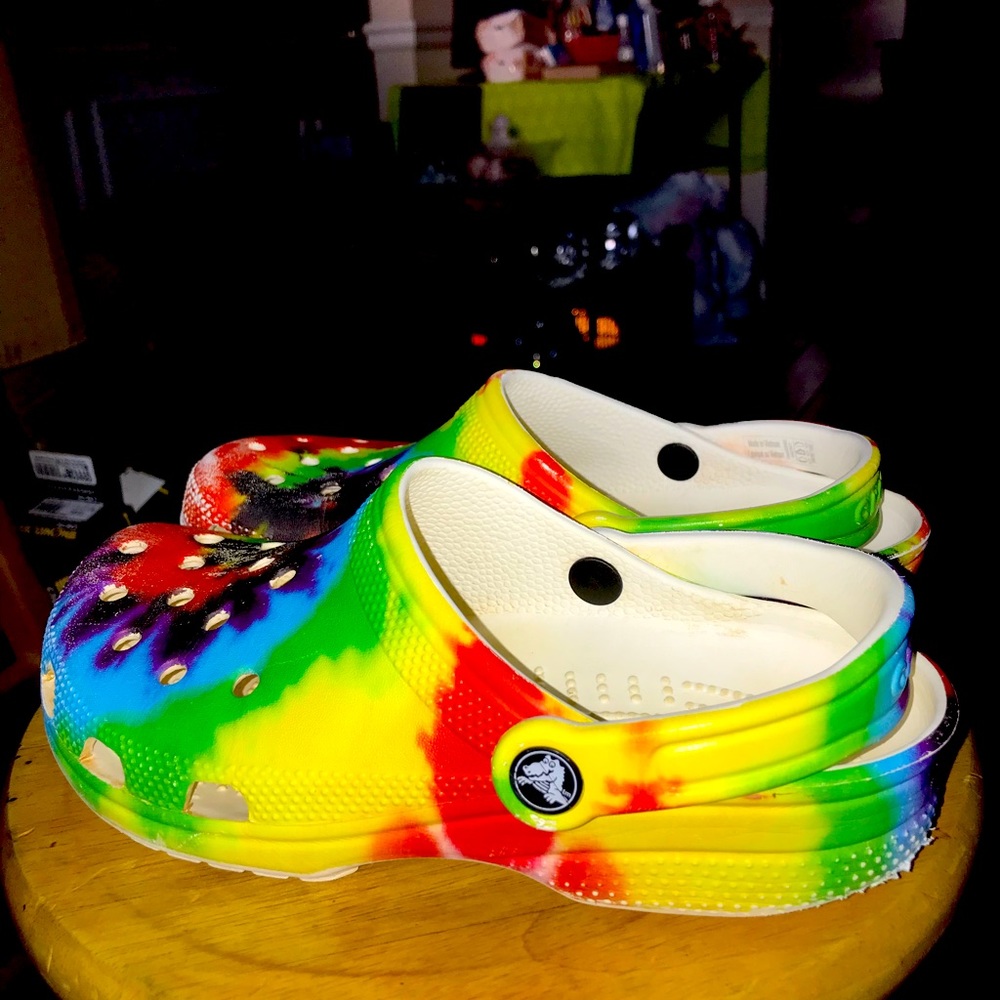 Crocs Rainbow Tye Dye Shoes Size M5 W/7